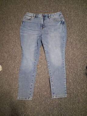 Time And Tru Short High Rise Curvy Classic Light Blue Women's Skinny Jeans